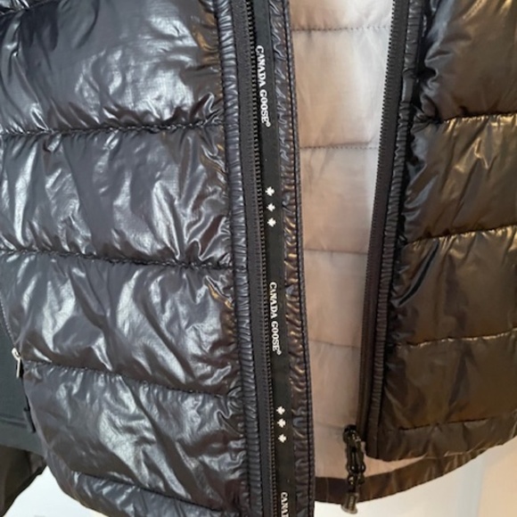 Canada Goose Women’s HyBridge Lite Down Hoody Jacket Puffer Black Medium - Picture 9 of 10